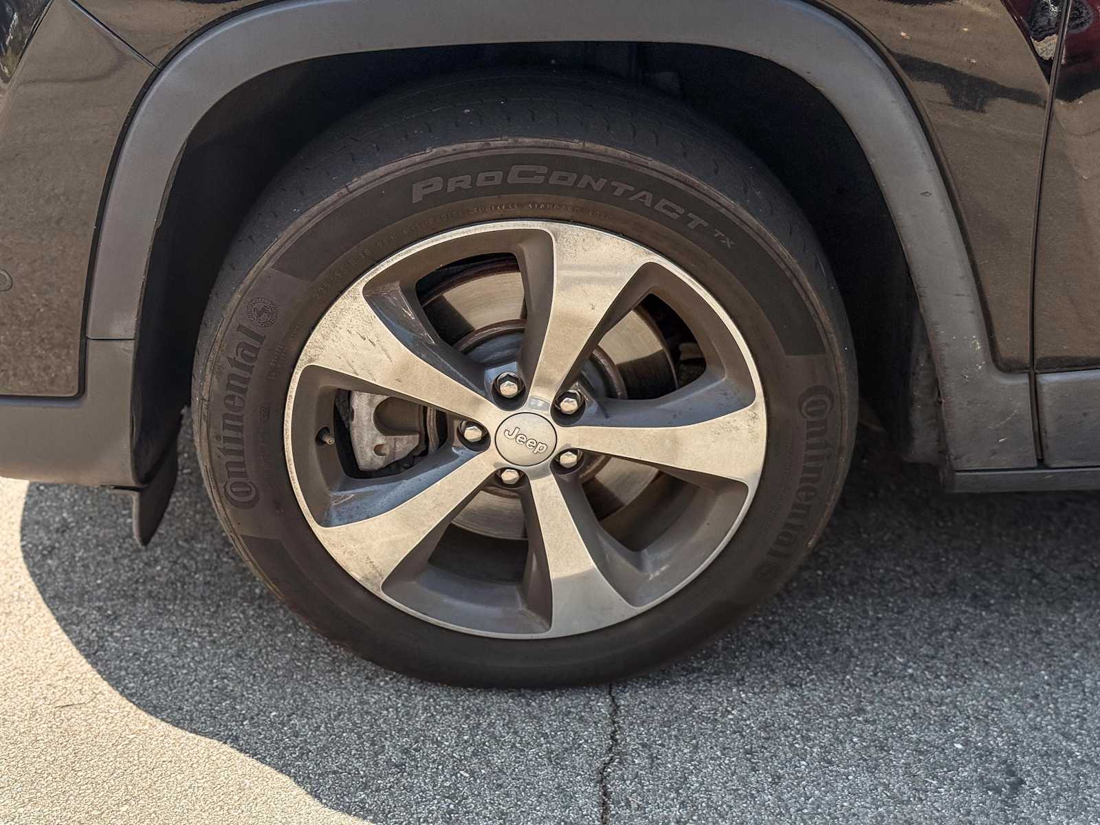 Thumbnail: 2019 Jeep Cherokee - 10
