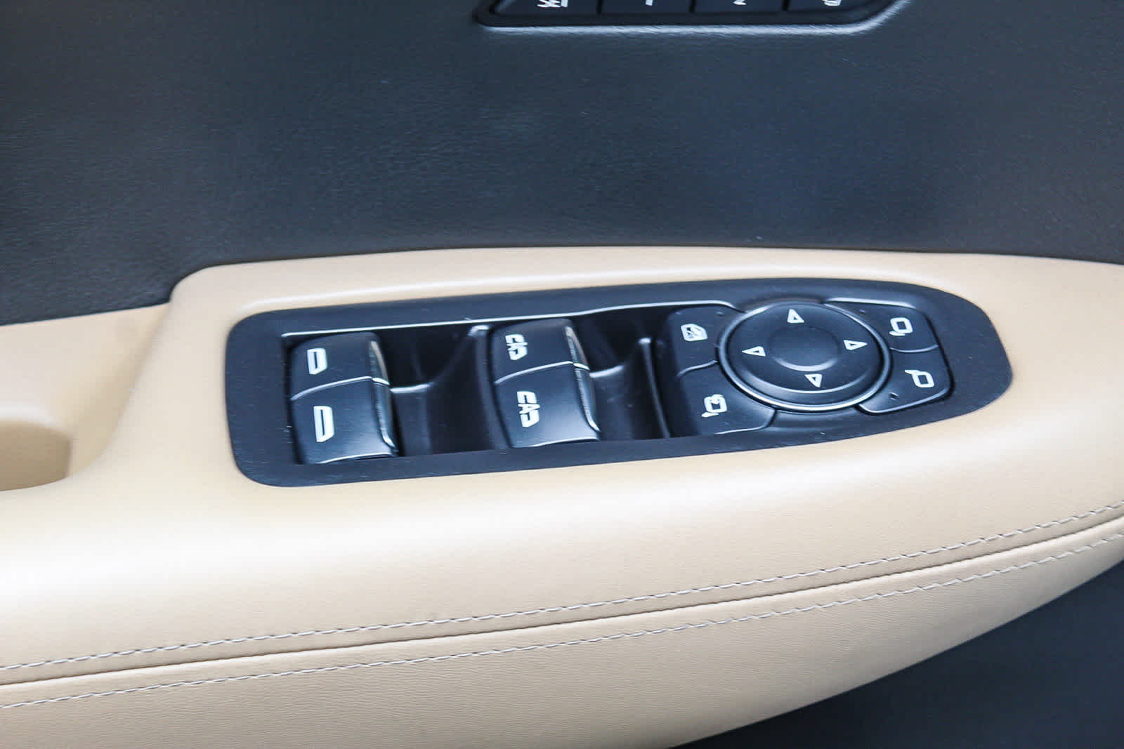 Thumbnail: 2020 Cadillac XT6 - 20