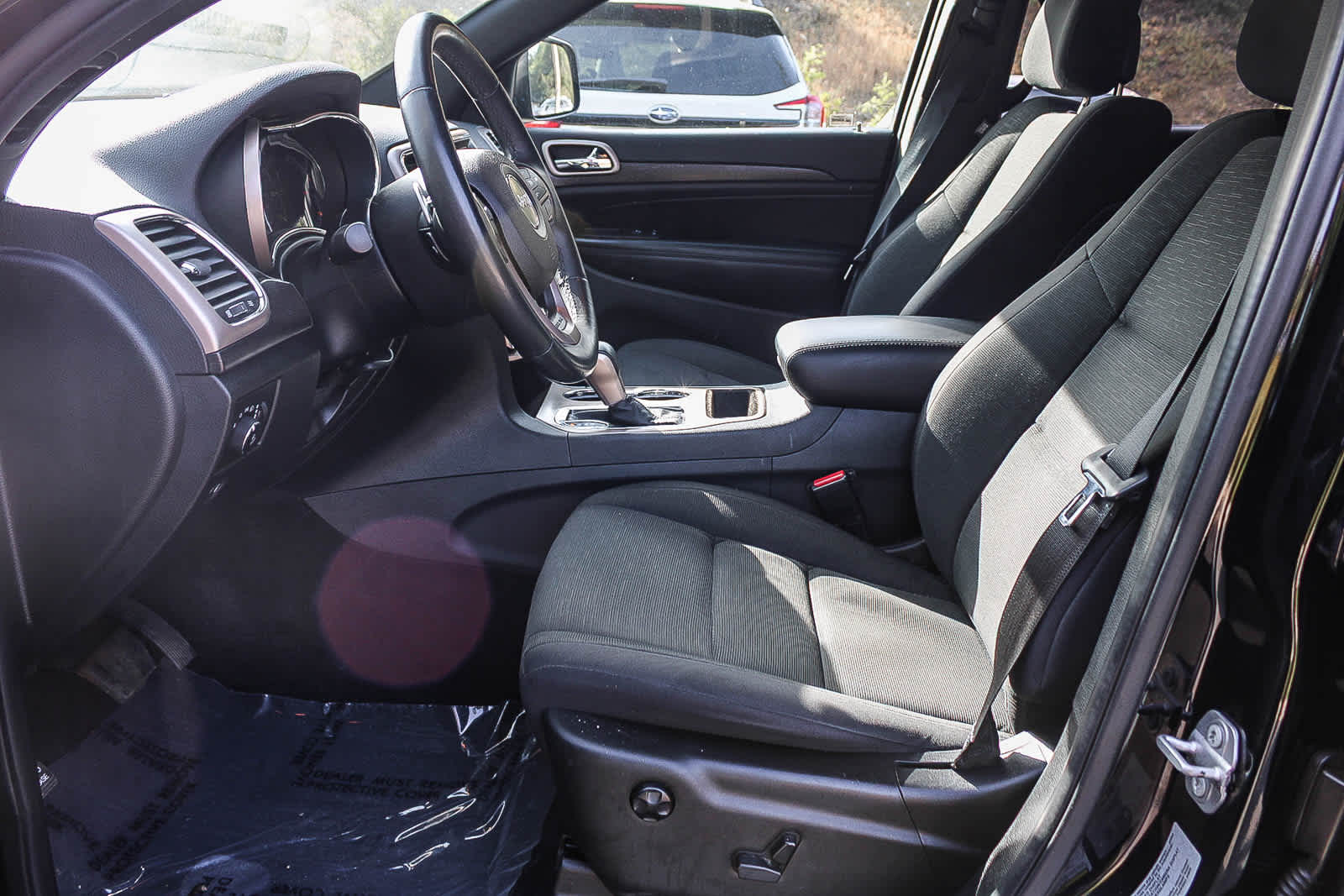 Thumbnail: 2017 Jeep Grand Cherokee - 17