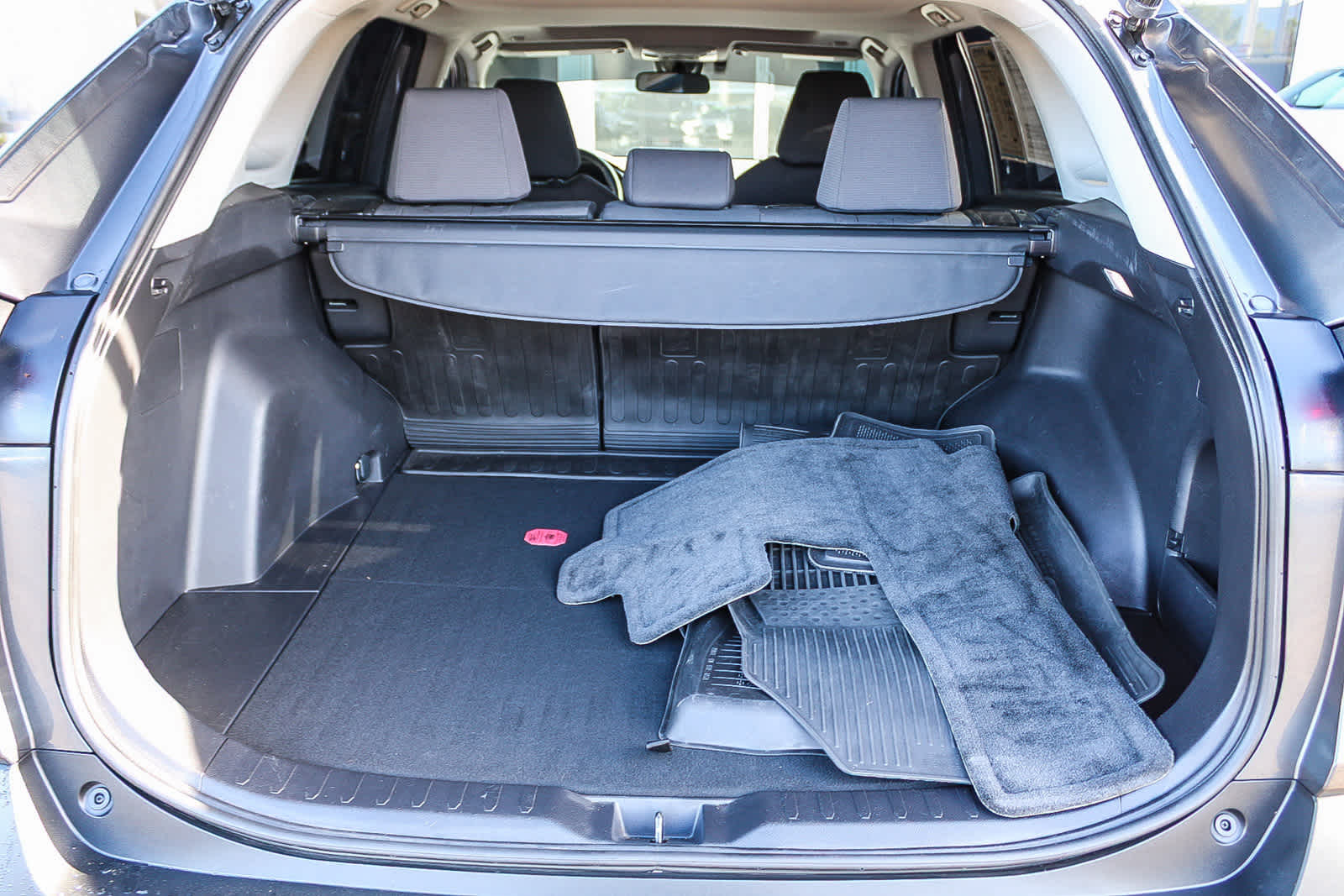 Thumbnail: 2023 Toyota RAV4 - 21