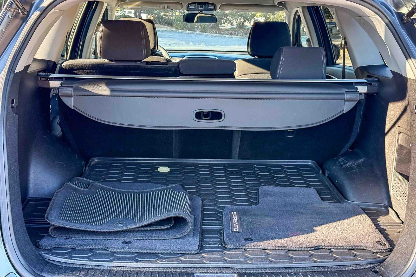 Thumbnail: 2016 Kia Sorento - 26