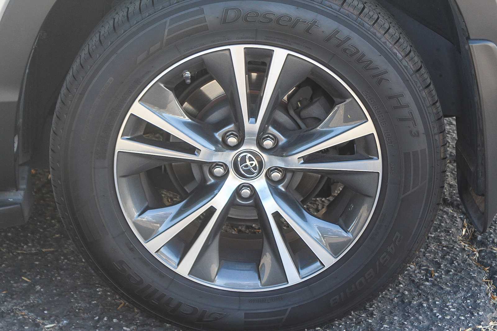 Thumbnail: 2016 Toyota Highlander - 11