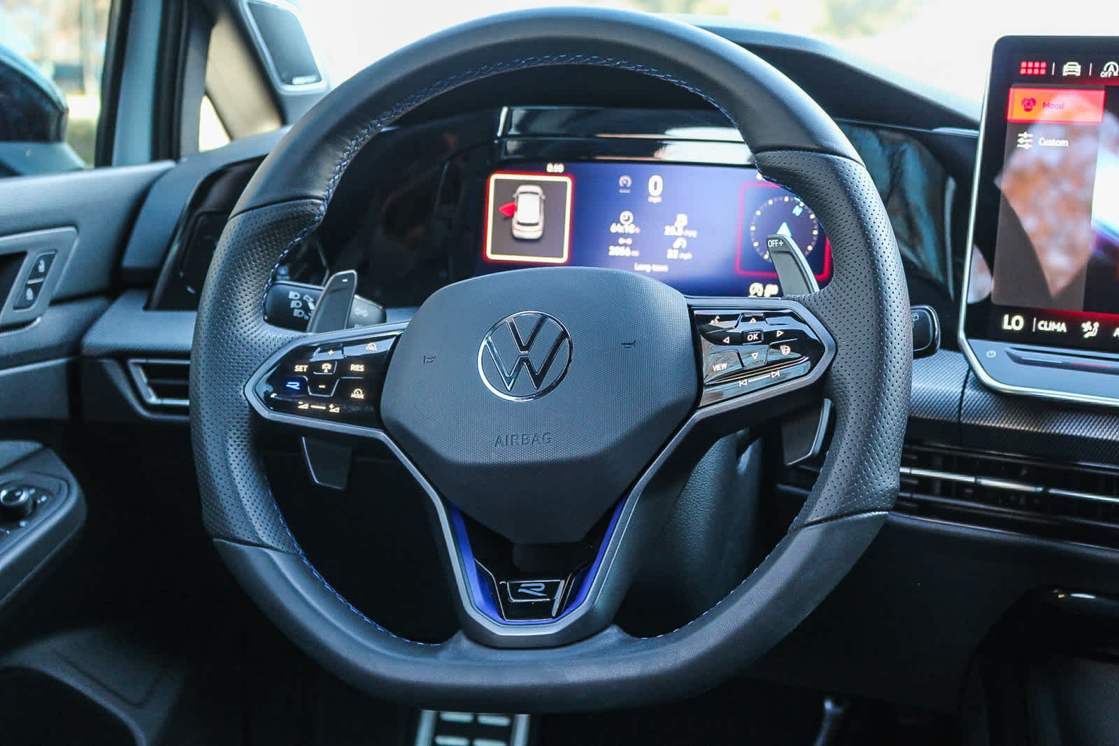 Thumbnail: 2025 Volkswagen Golf - 15