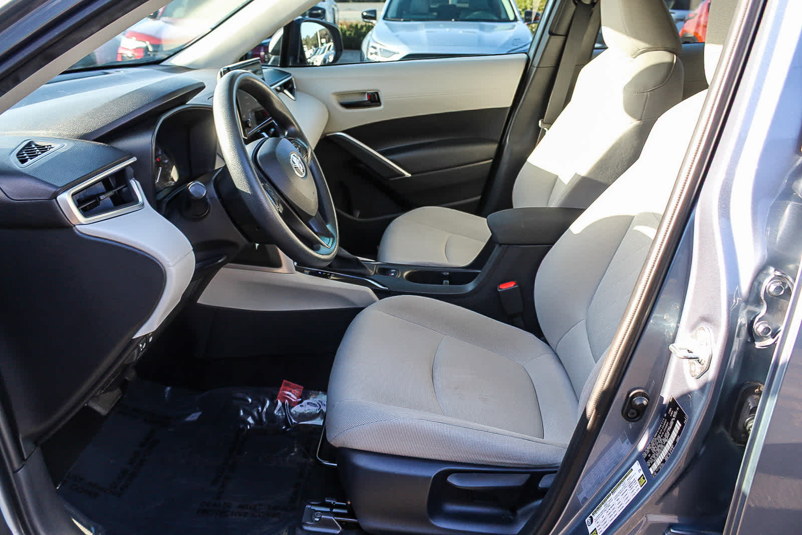 Thumbnail: 2023 Toyota Corolla Cross - 16