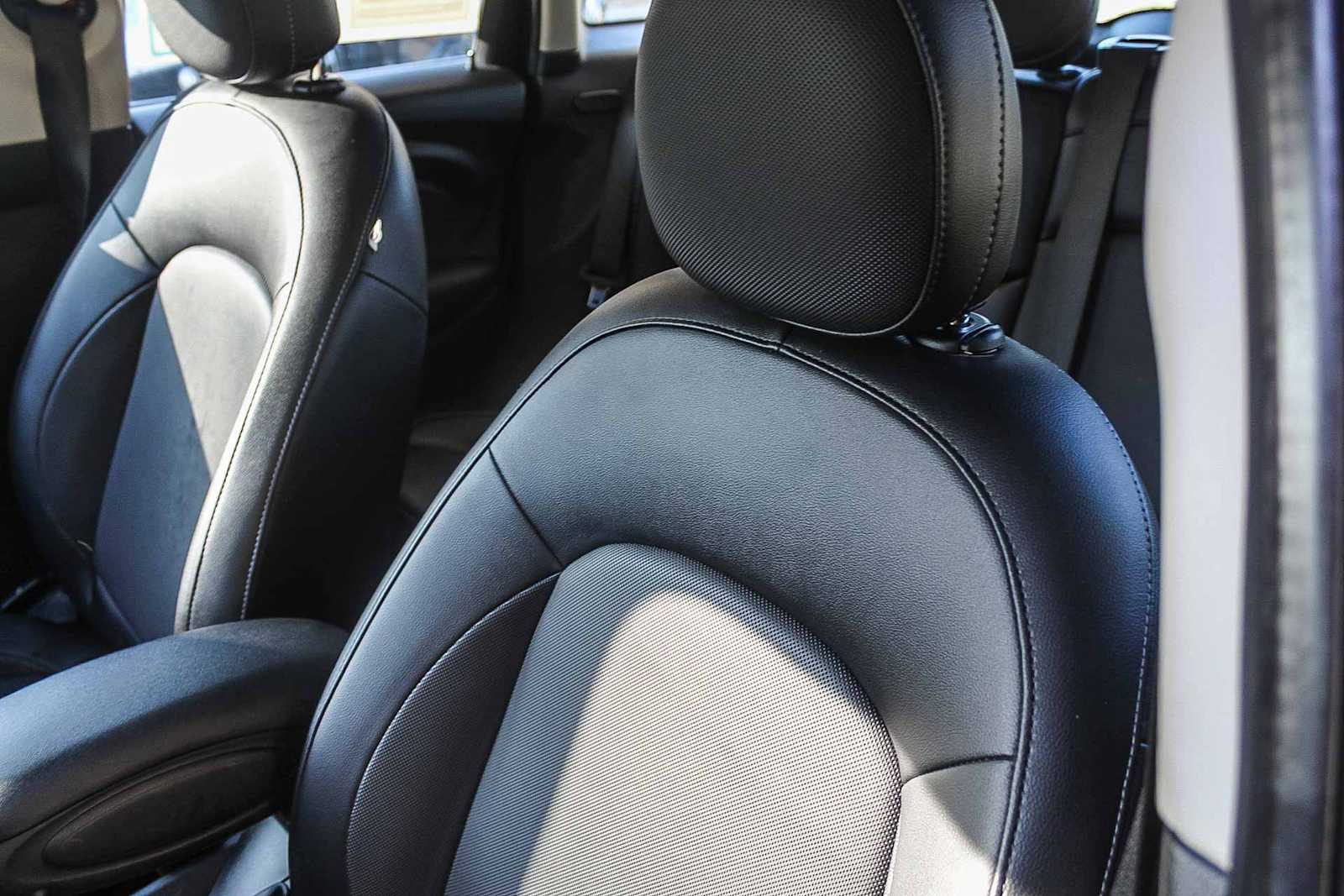 Thumbnail: 2016 MINI Cooper Hardtop - 20
