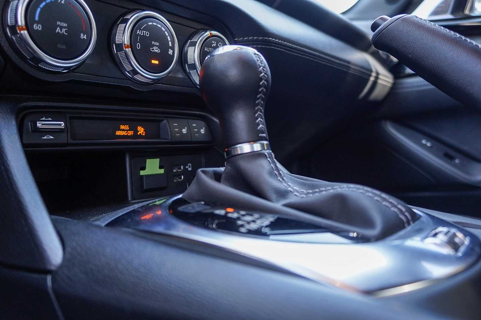 2022 Mazda MX-5 Miata Grand Touring 23