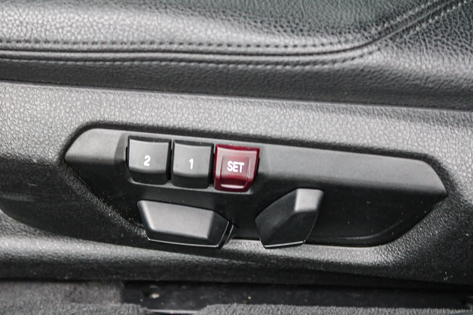 Thumbnail: 2015 BMW 3 Series - 21