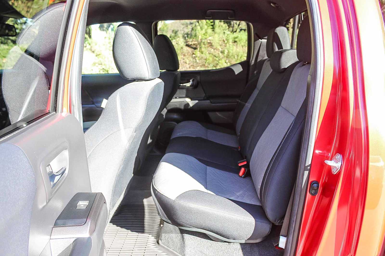 Thumbnail: 2022 Toyota Tacoma - 15