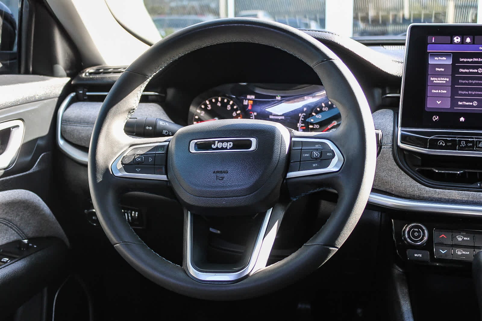 Thumbnail: 2022 Jeep Compass - 15
