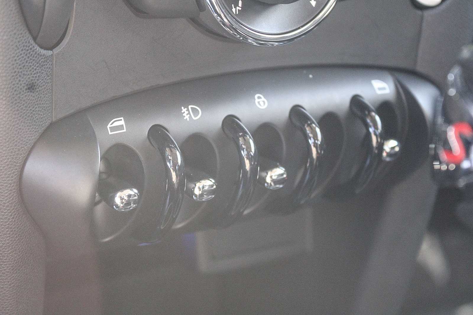 Thumbnail: 2013 MINI Cooper Hardtop - 20