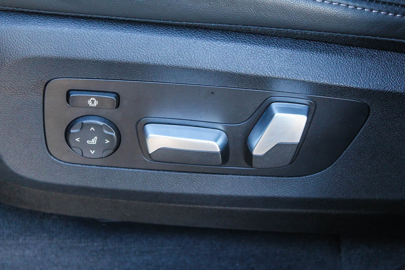 Thumbnail: 2023 BMW X5 - 19