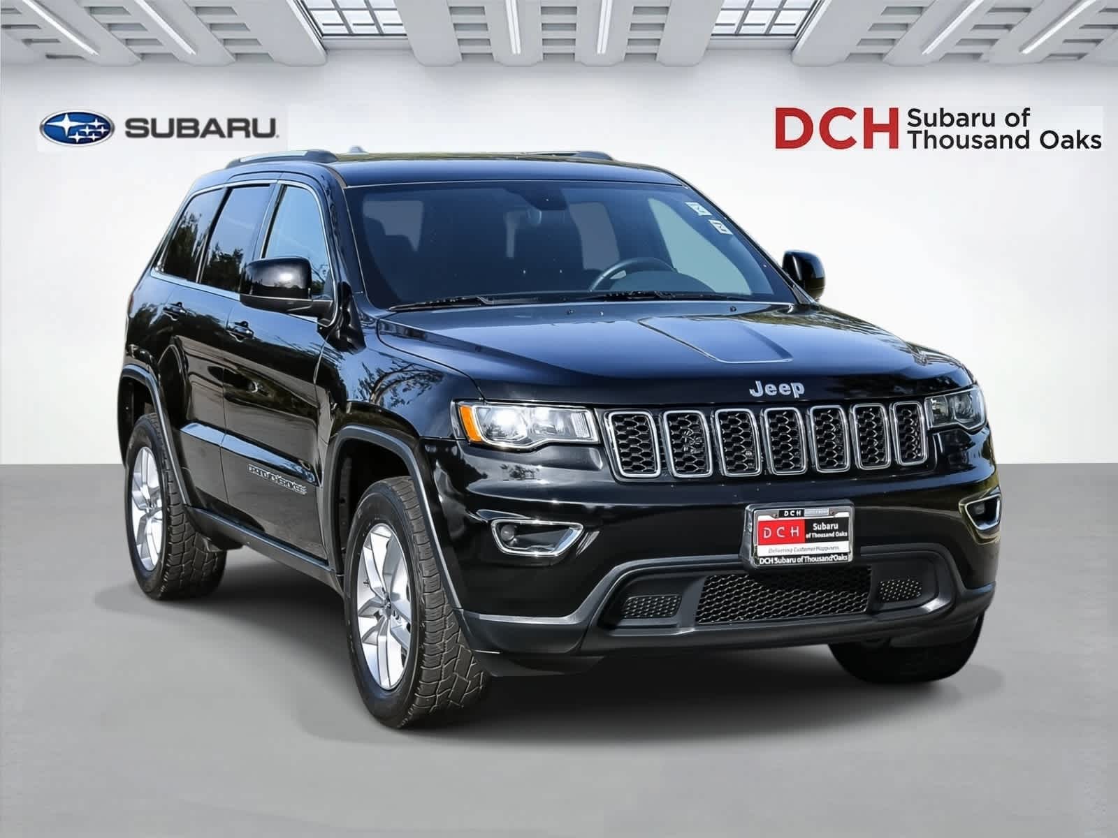 Thumbnail: 2017 Jeep Grand Cherokee - 3