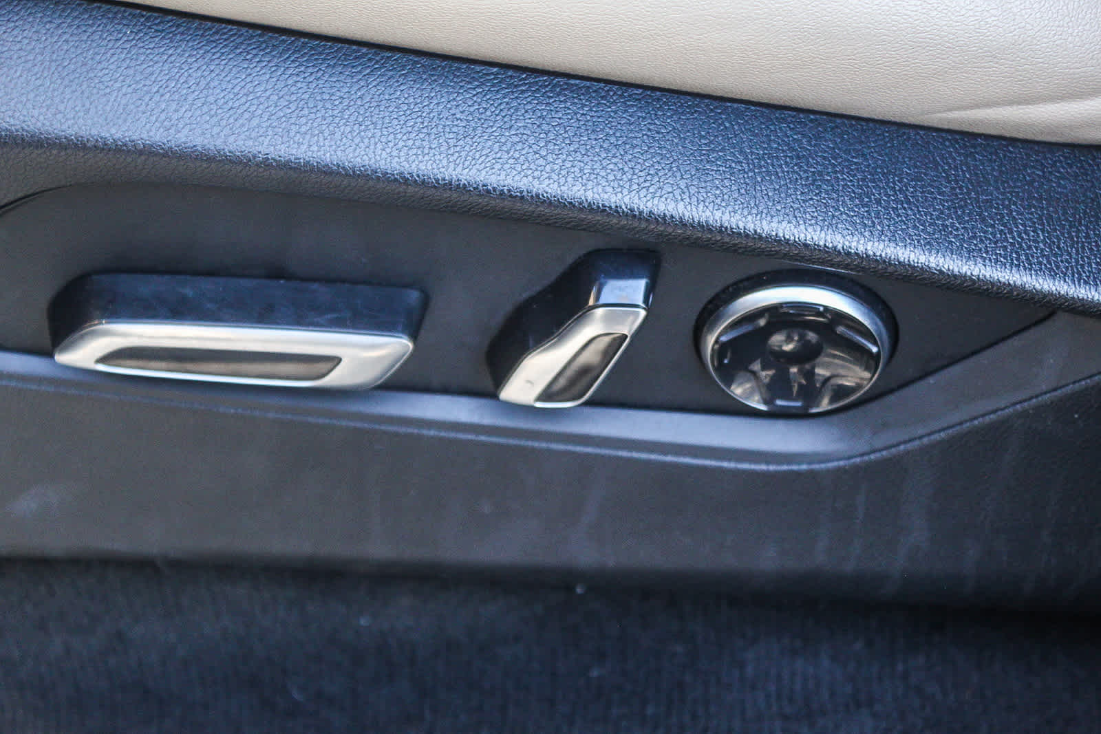 Thumbnail: 2022 Acura MDX - 21