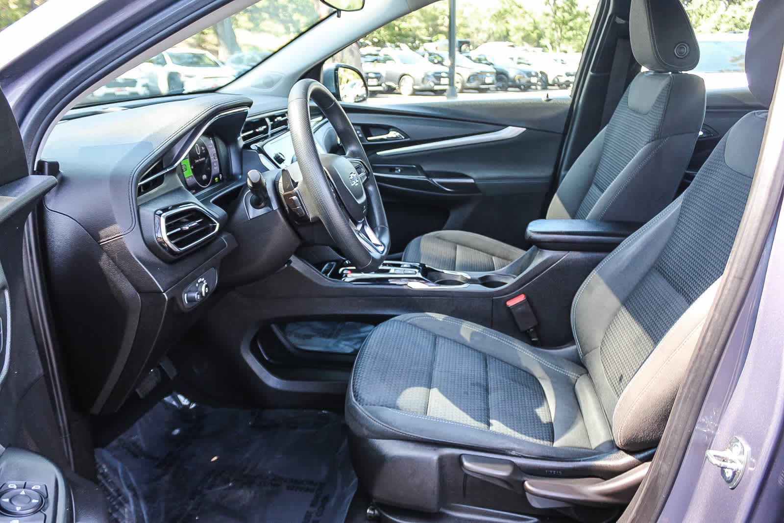 Thumbnail: 2023 Chevrolet Bolt EUV - 17