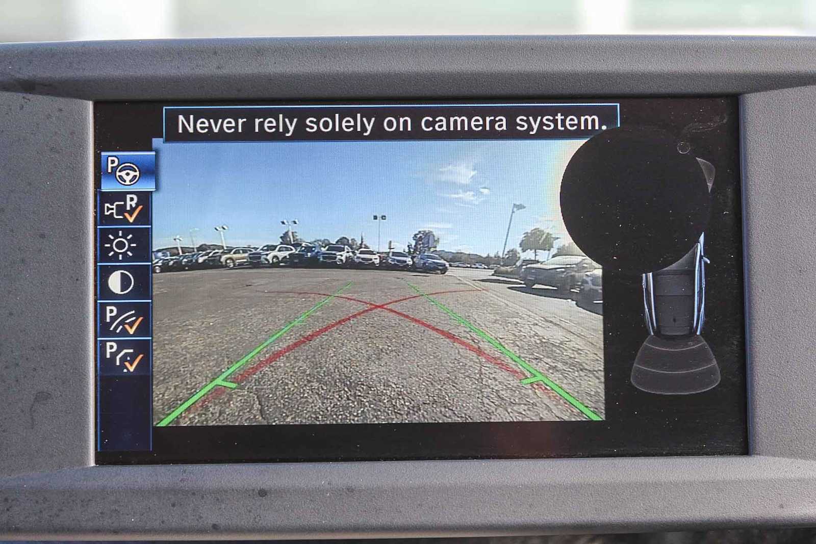 Thumbnail: 2017 BMW i3 - 24