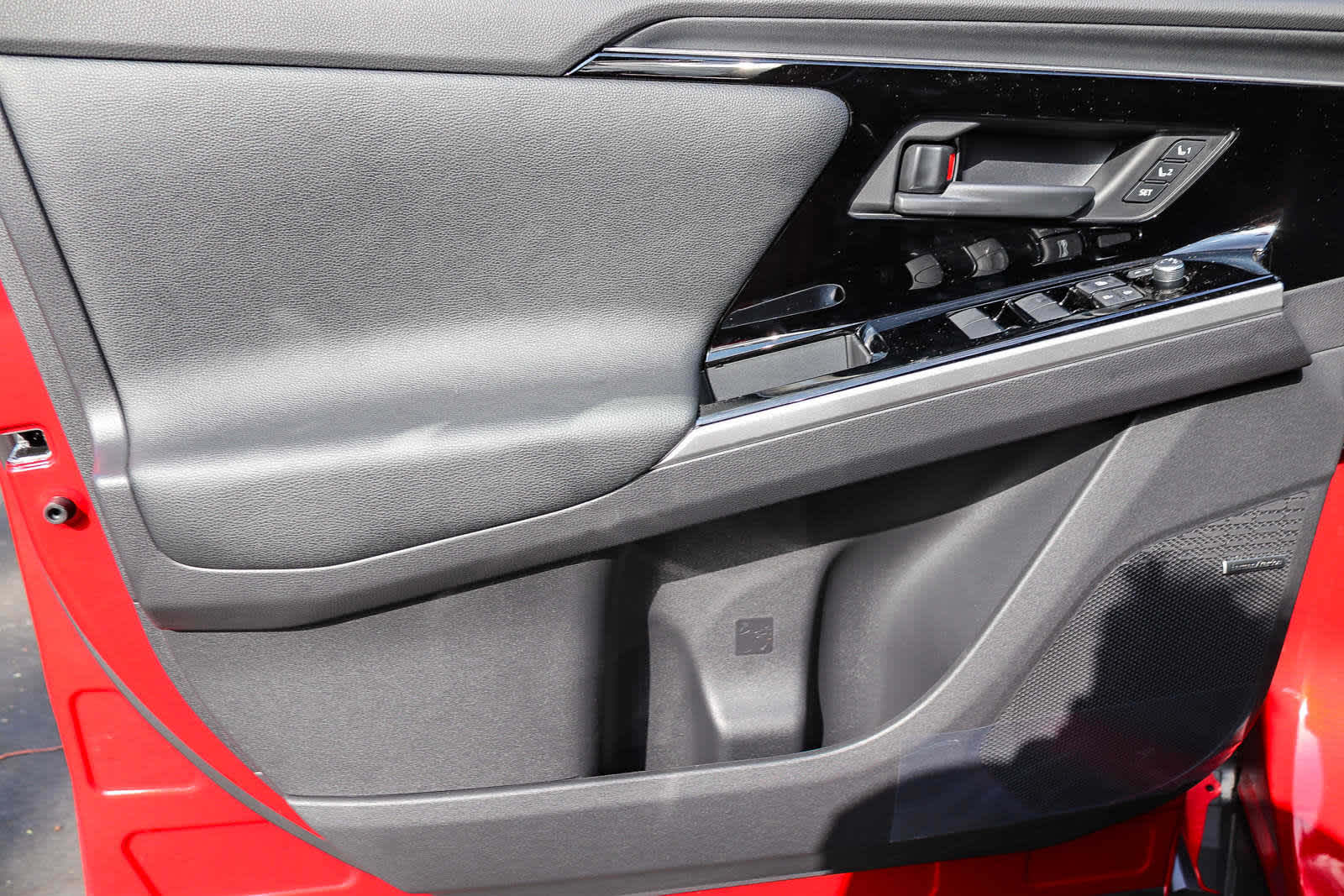 Thumbnail: 2024 Subaru Solterra - 19