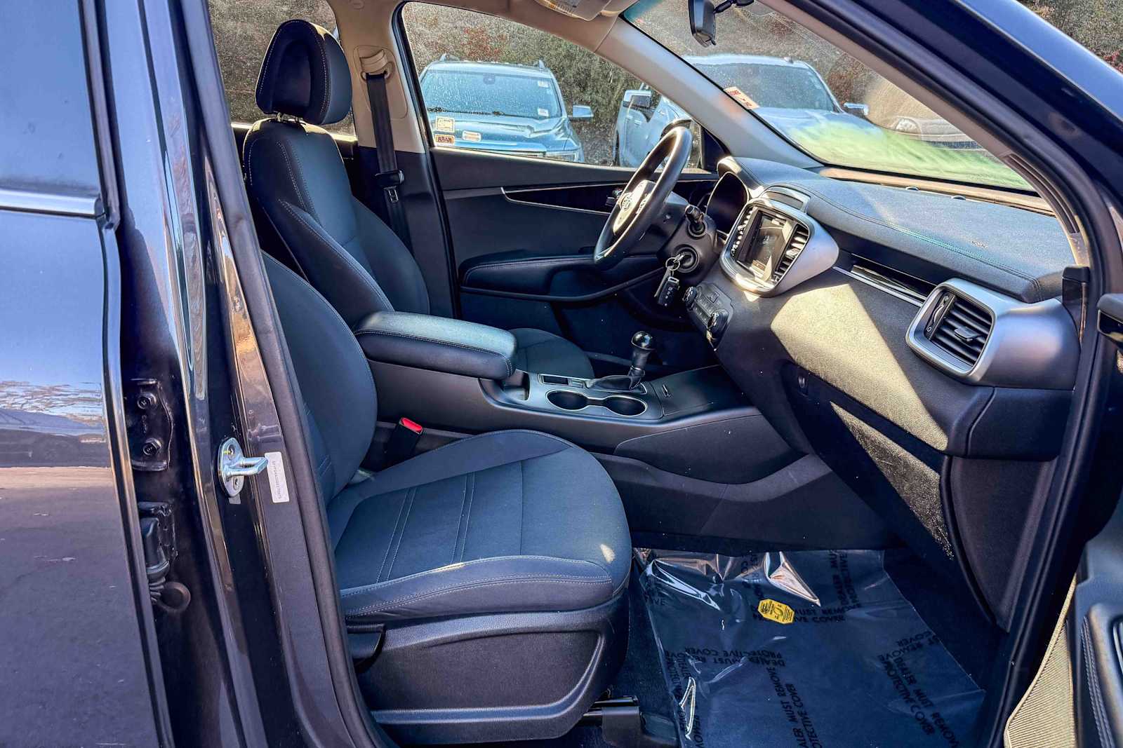 Thumbnail: 2016 Kia Sorento - 16