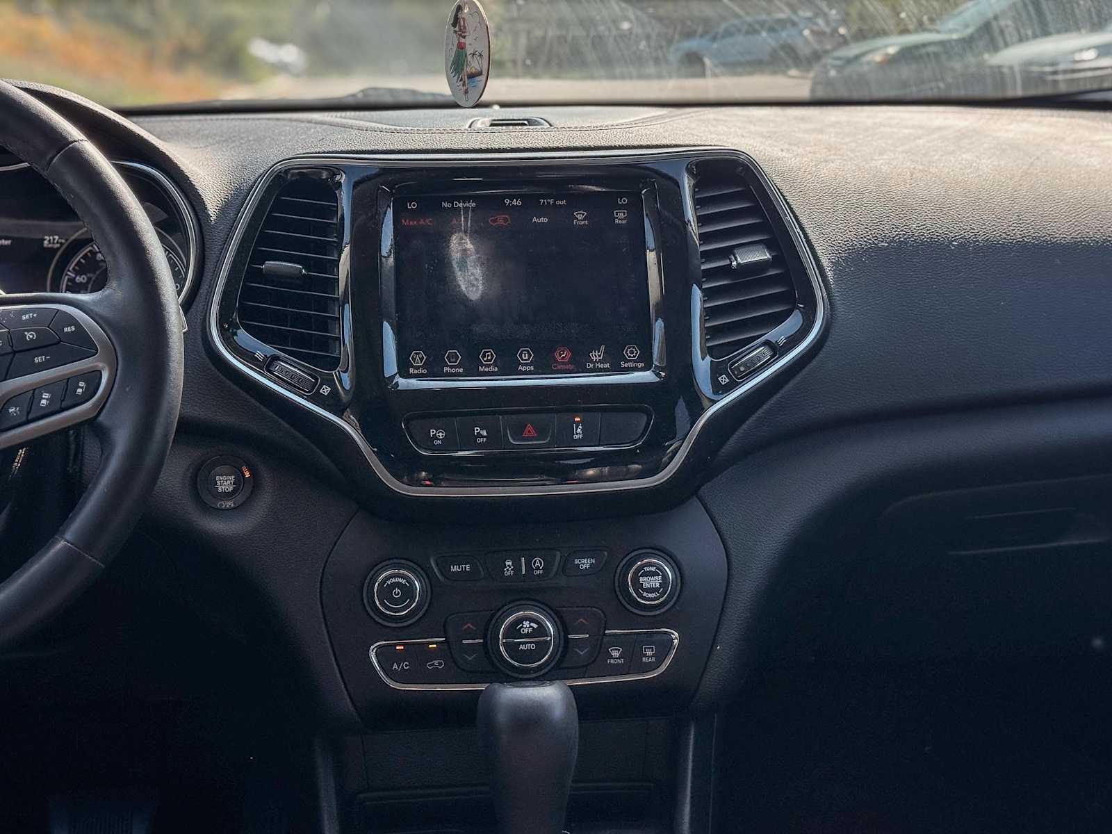 Thumbnail: 2019 Jeep Cherokee - 13