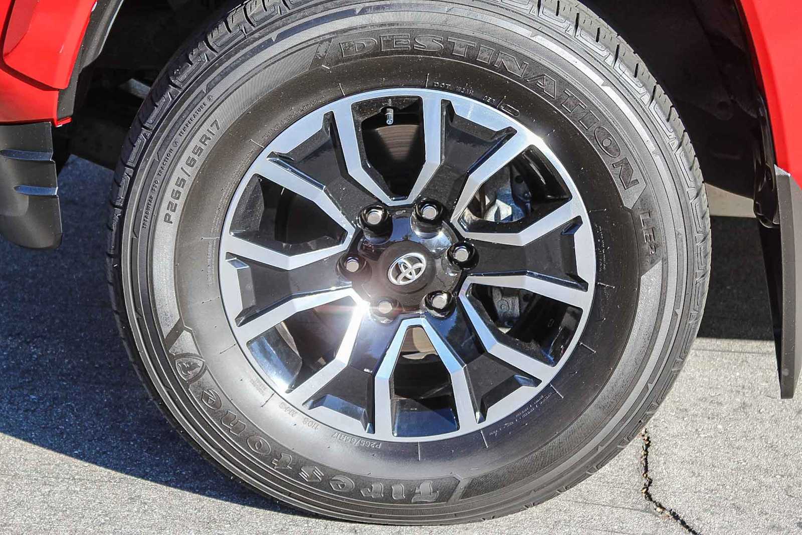 Thumbnail: 2022 Toyota Tacoma - 10