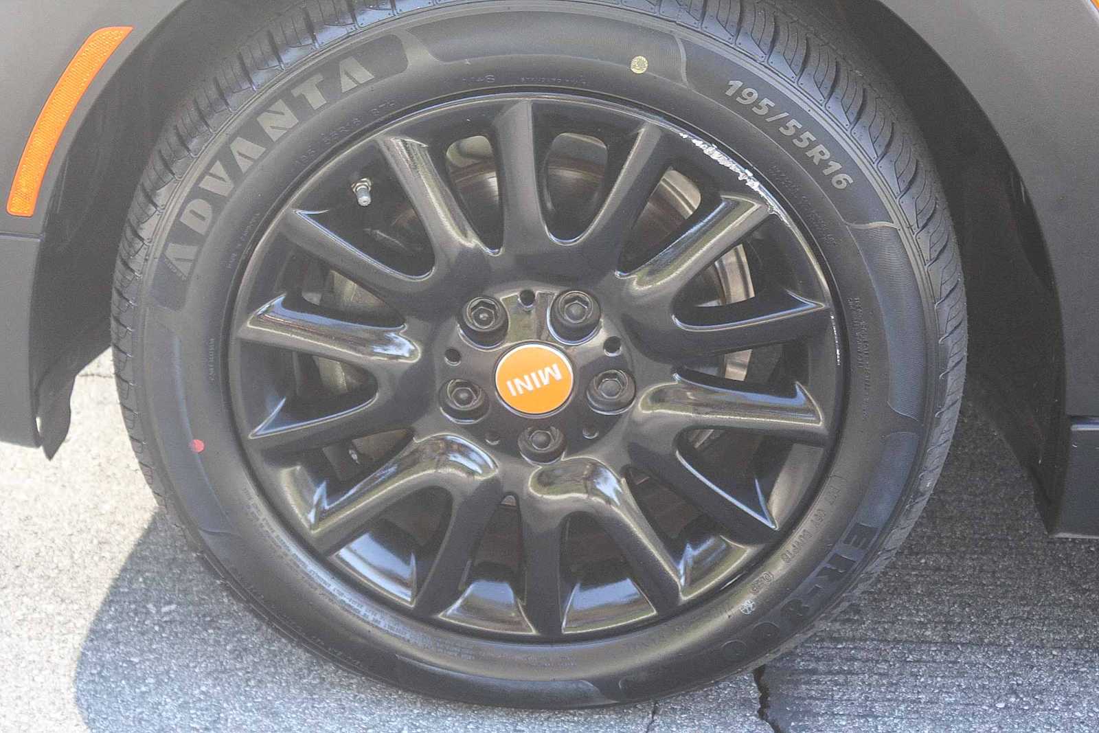 Thumbnail: 2016 MINI Cooper Hardtop - 8