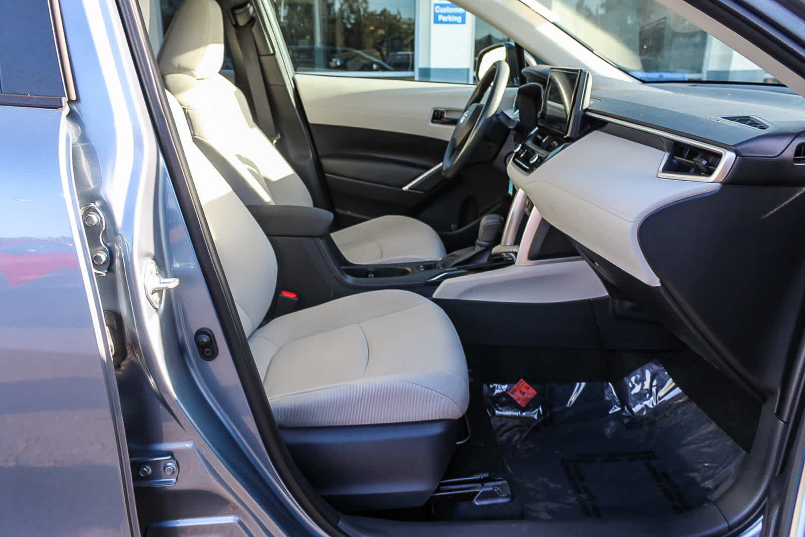 Thumbnail: 2023 Toyota Corolla Cross - 15