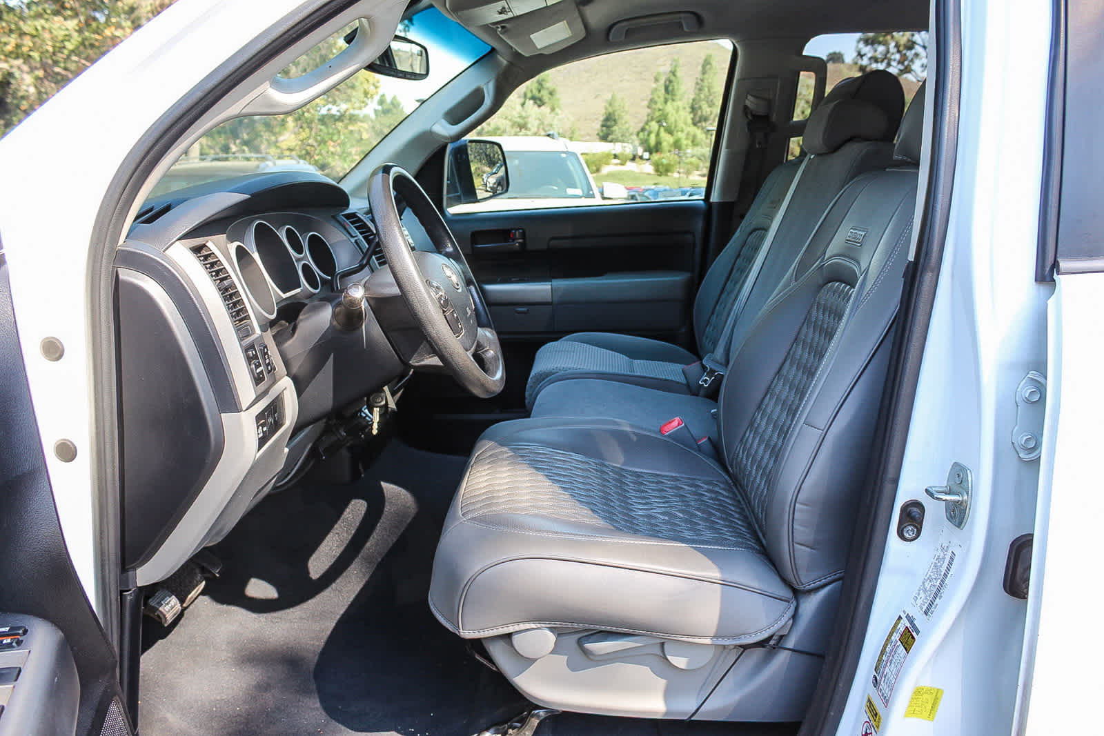 Thumbnail: 2013 Toyota Tundra - 16