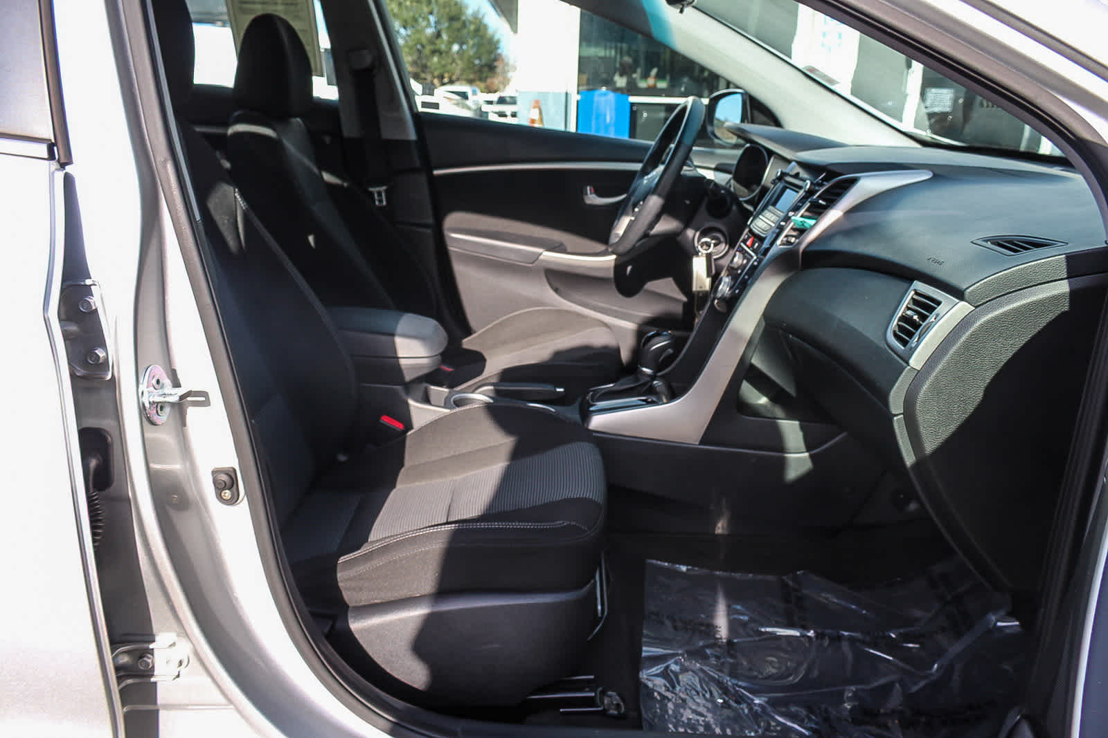 Thumbnail: 2013 Hyundai Elantra - 16