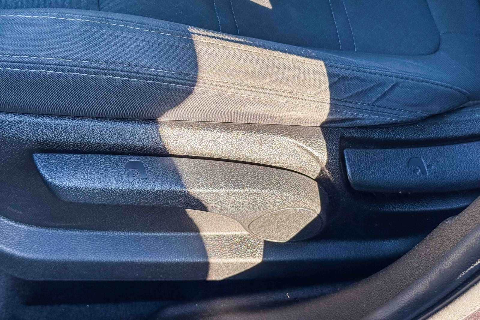 Thumbnail: 2016 Kia Sorento - 21