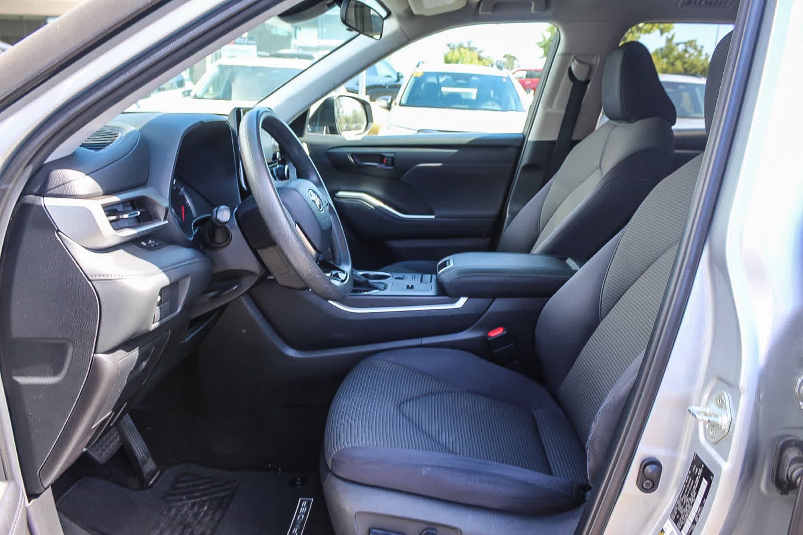 Thumbnail: 2020 Toyota Highlander - 17