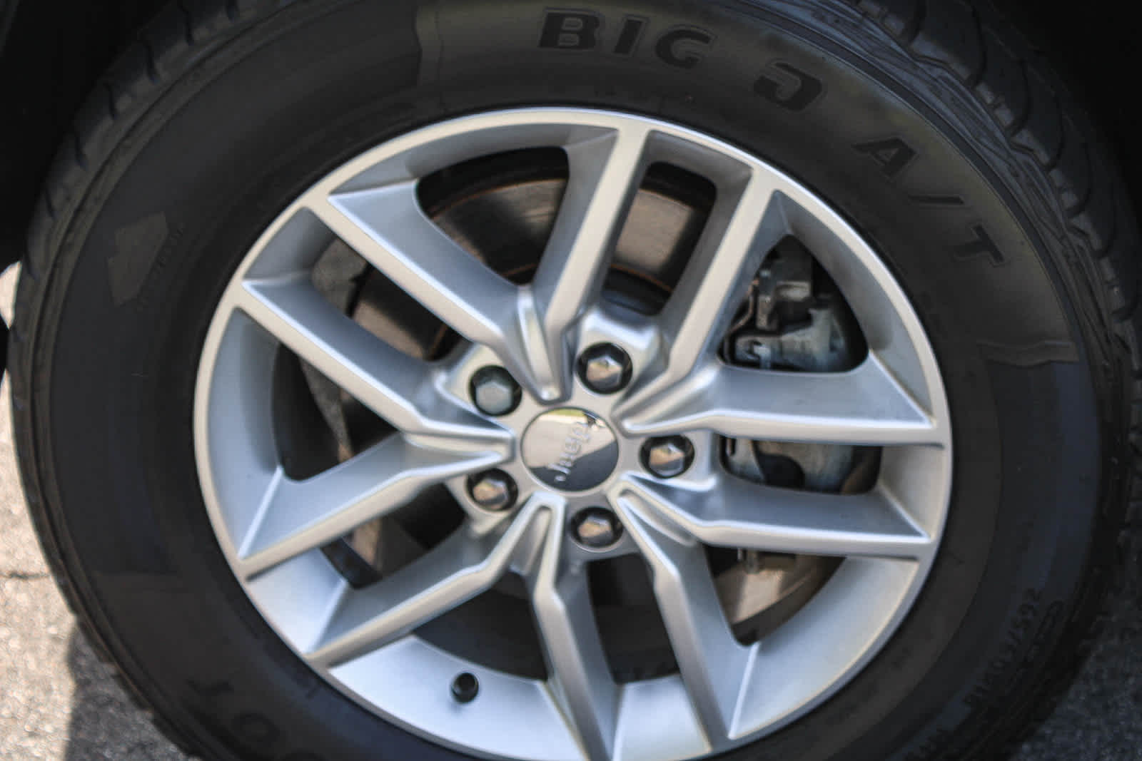 Thumbnail: 2017 Jeep Grand Cherokee - 10