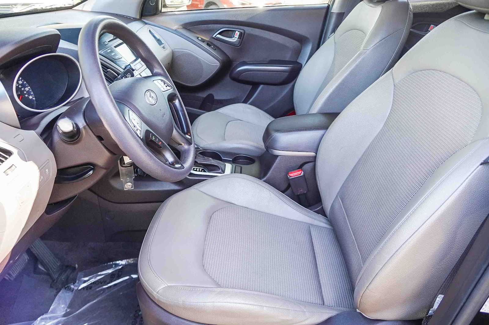 Thumbnail: 2015 Hyundai Tucson - 19