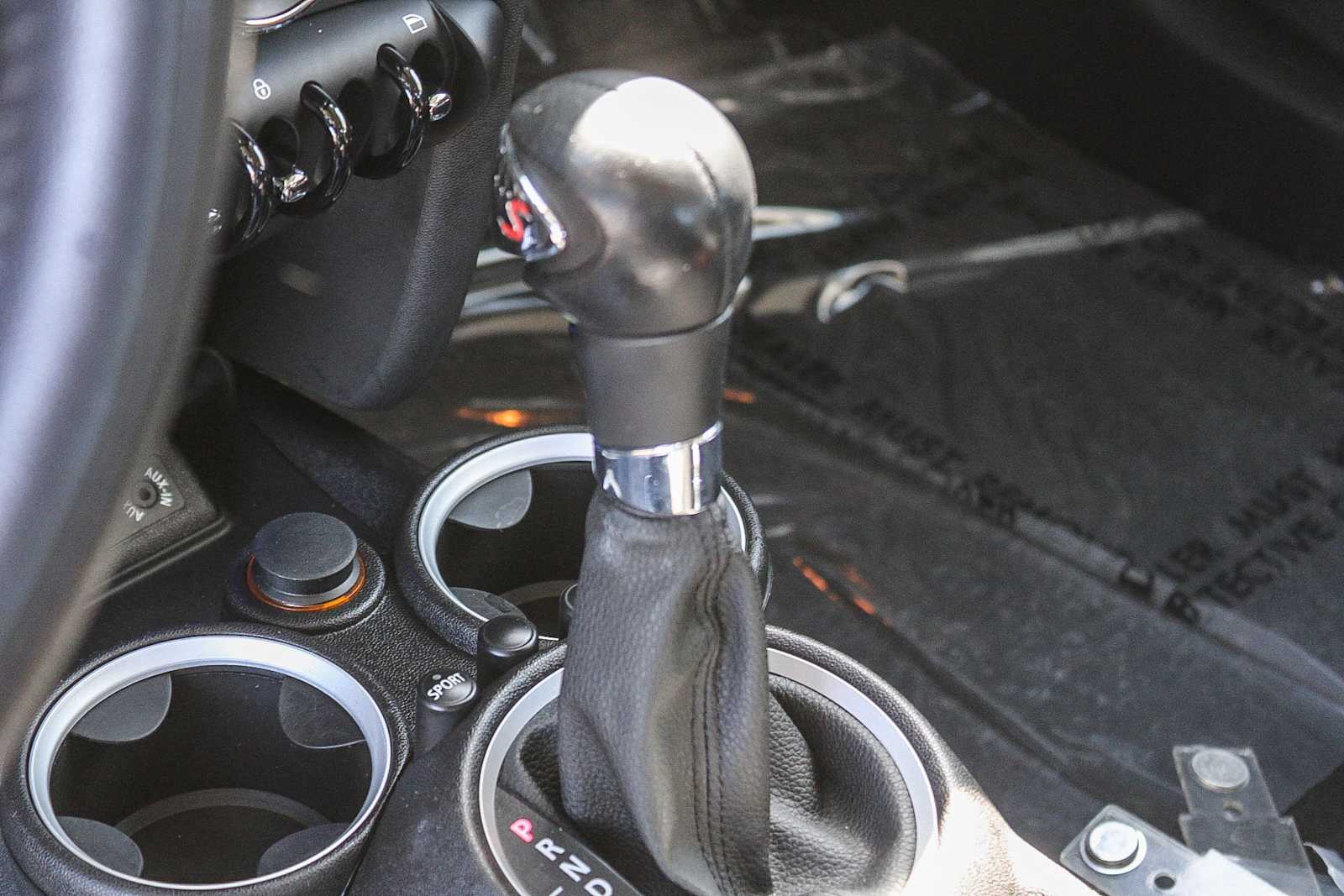 Thumbnail: 2013 MINI Cooper Hardtop - 18