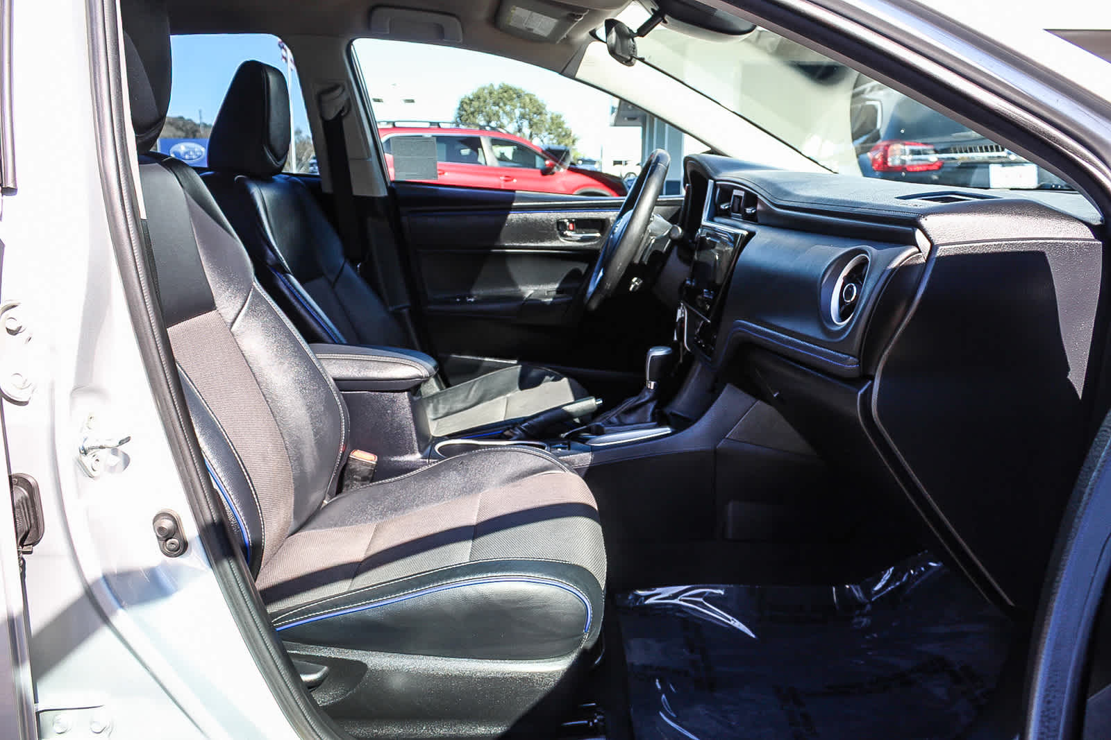 Thumbnail: 2018 Toyota Corolla - 16
