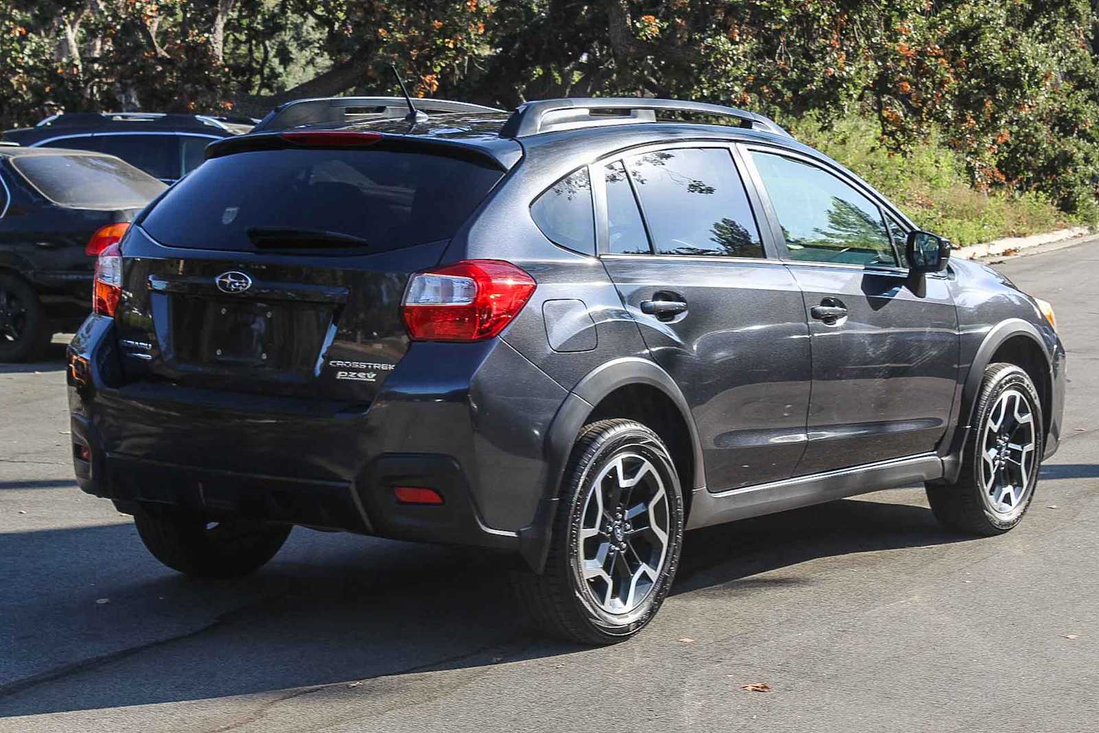 Thumbnail: 2016 Subaru Crosstrek - 4