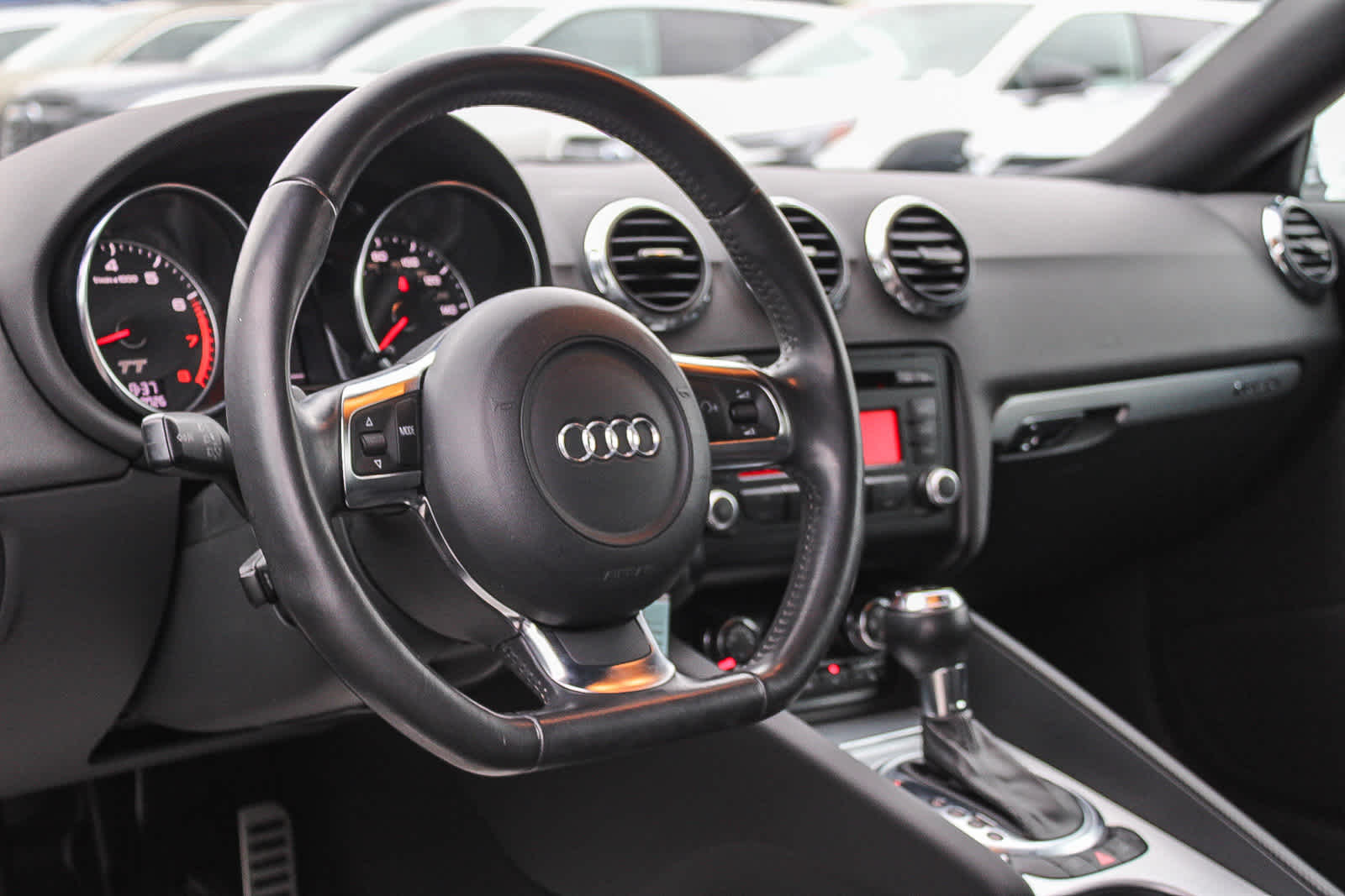 Thumbnail: 2010 Audi TT - 12