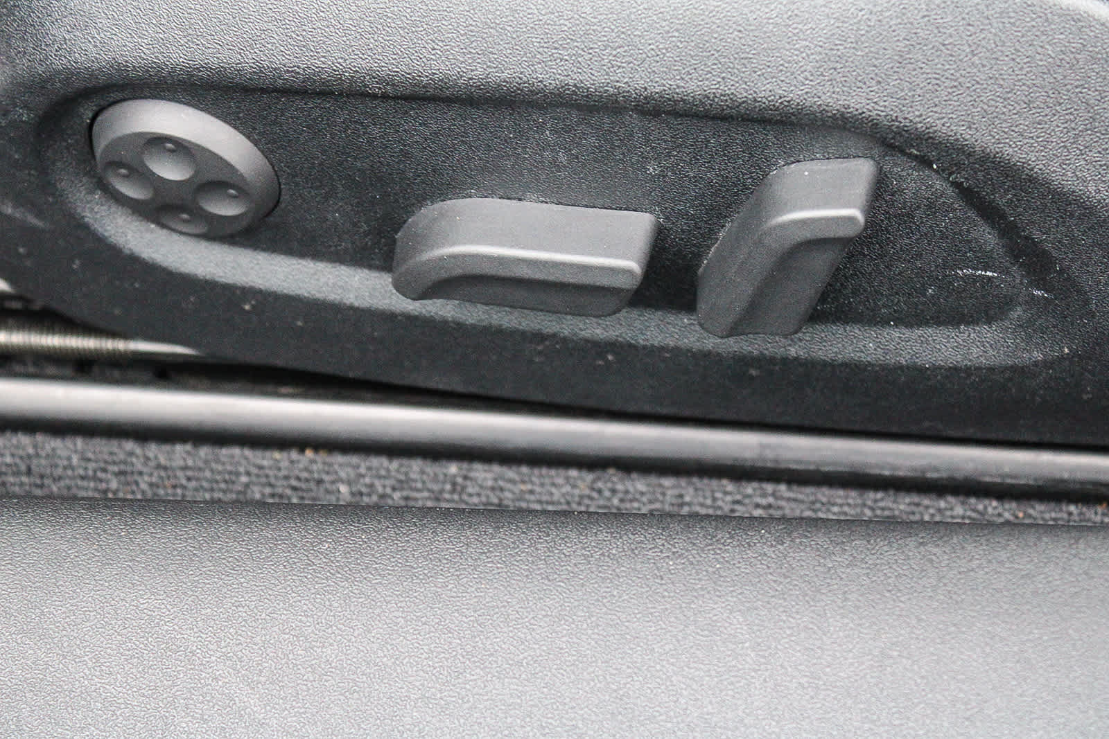 Thumbnail: 2010 Audi TT - 21