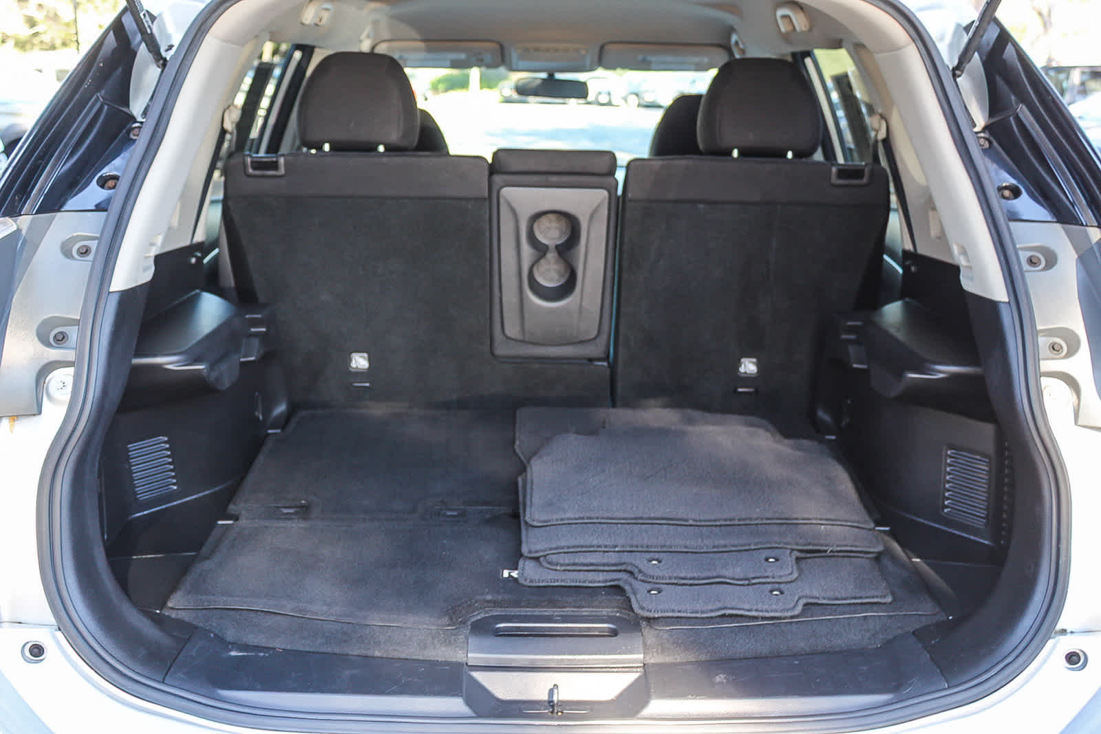 Thumbnail: 2015 Nissan Rogue - 26