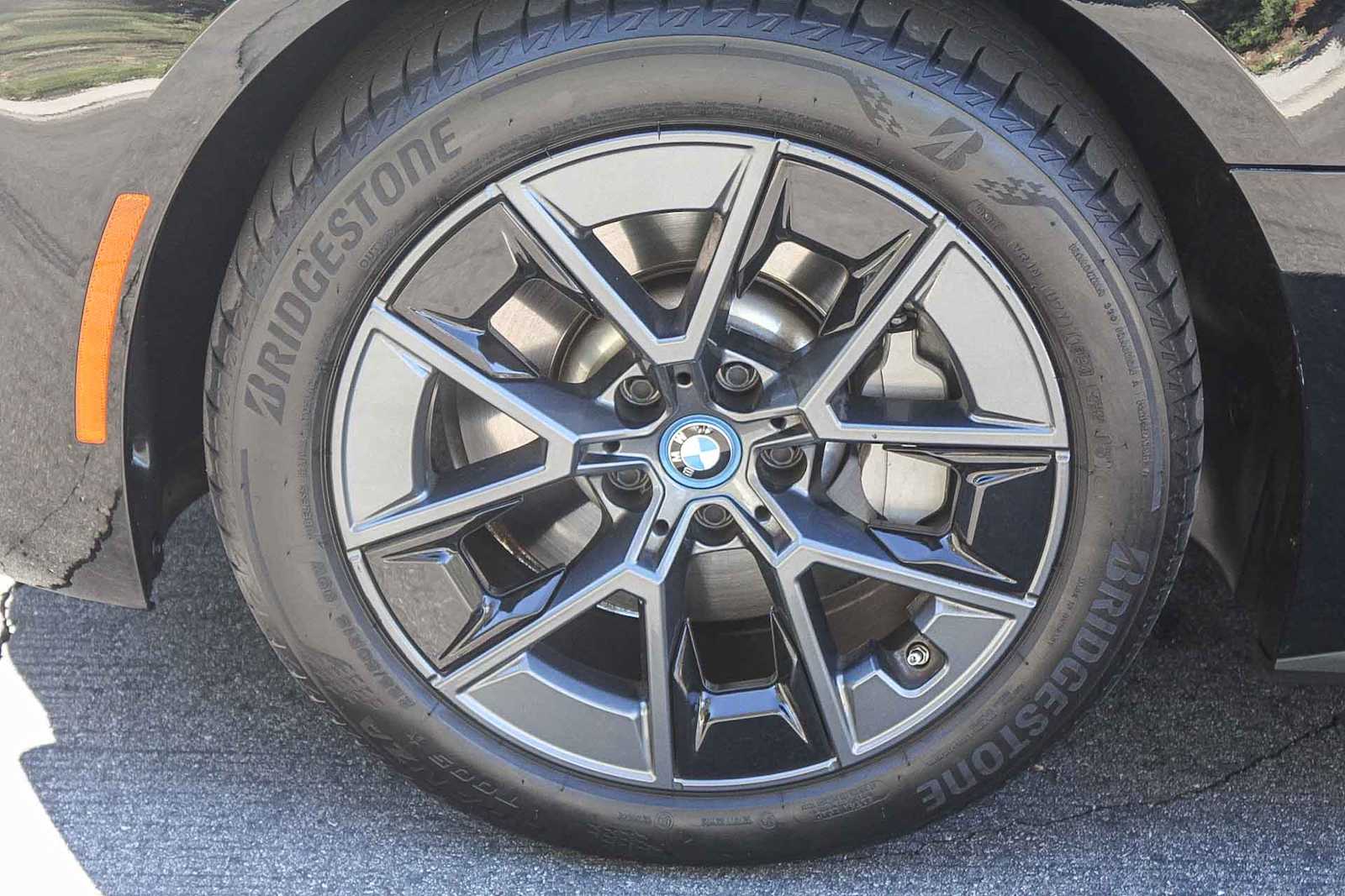 Thumbnail: 2023 BMW i4 - 7