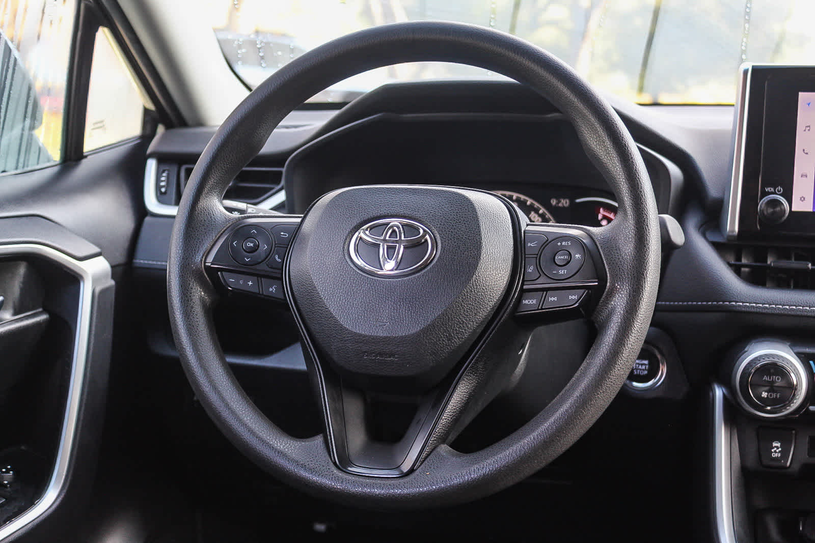 Thumbnail: 2023 Toyota RAV4 - 15