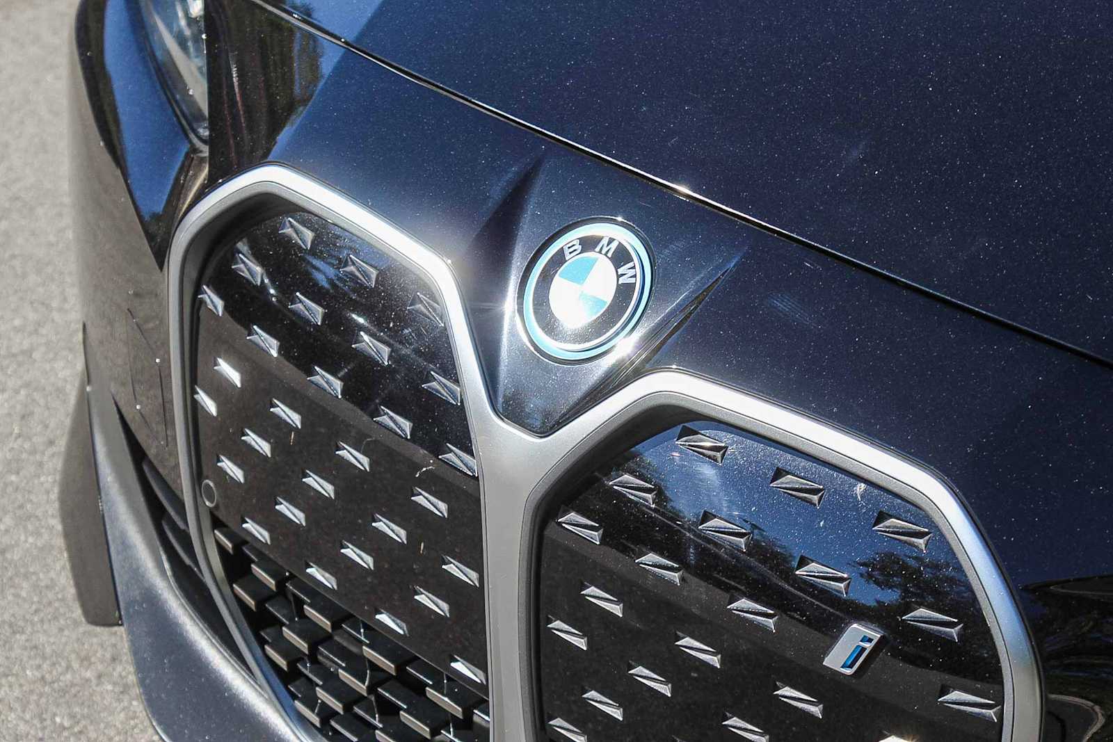 Thumbnail: 2023 BMW i4 - 6