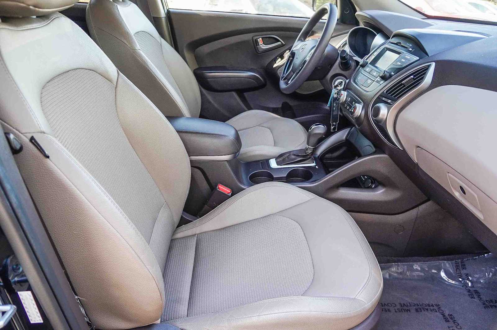 Thumbnail: 2015 Hyundai Tucson - 18