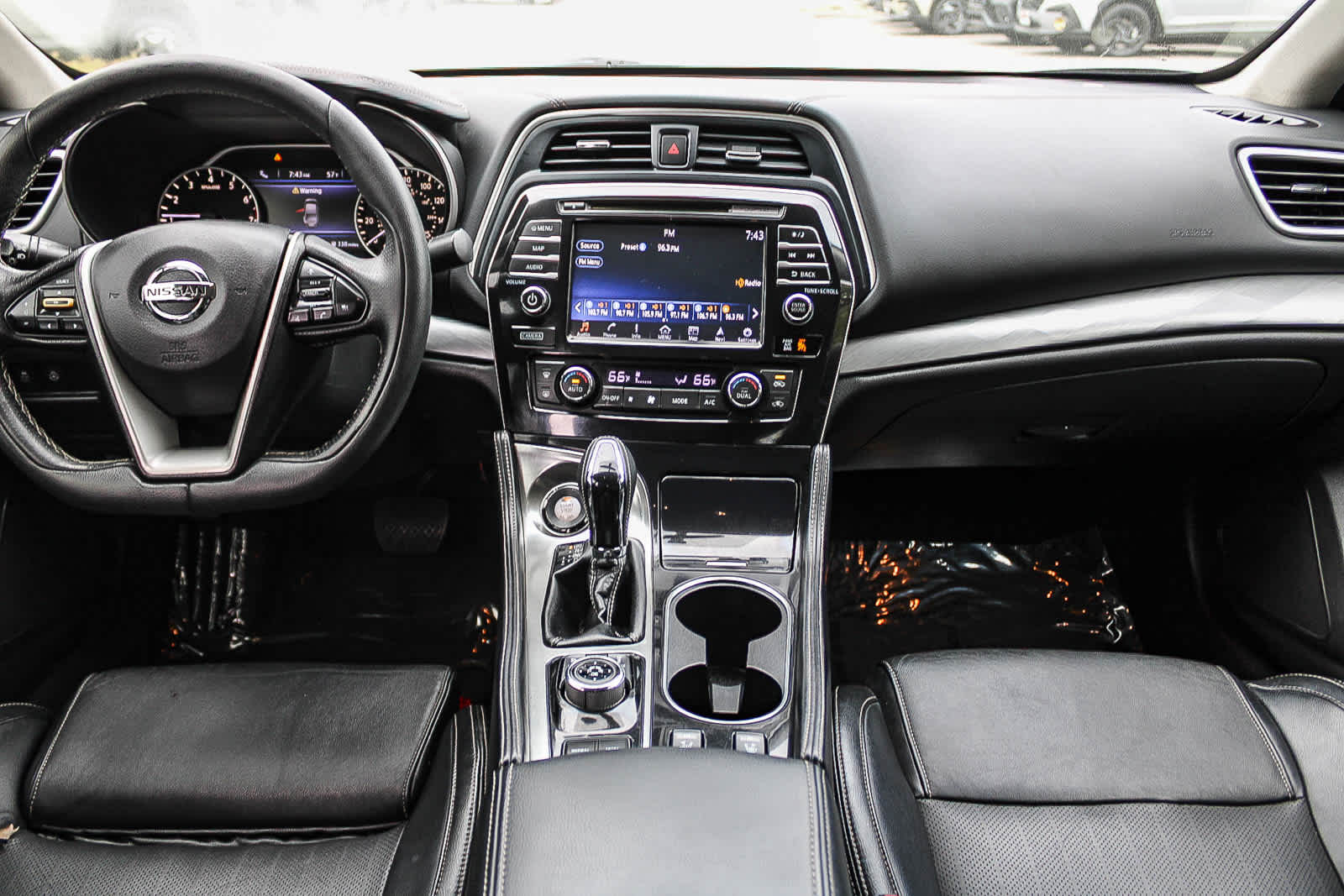 Thumbnail: 2016 Nissan Maxima - 9