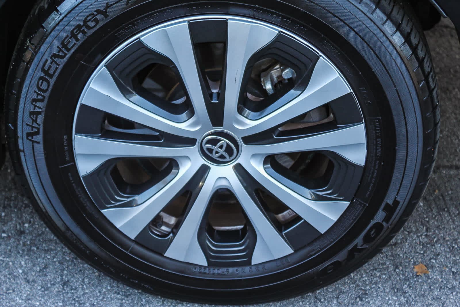 Thumbnail: 2022 Toyota Prius Prime - 11