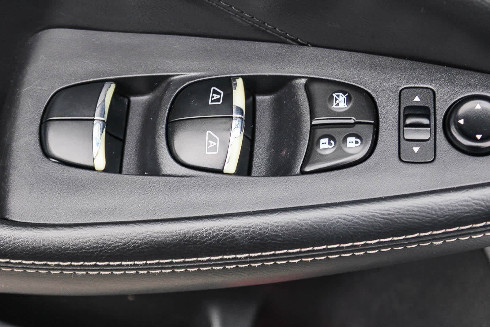 Thumbnail: 2016 Nissan Maxima - 16