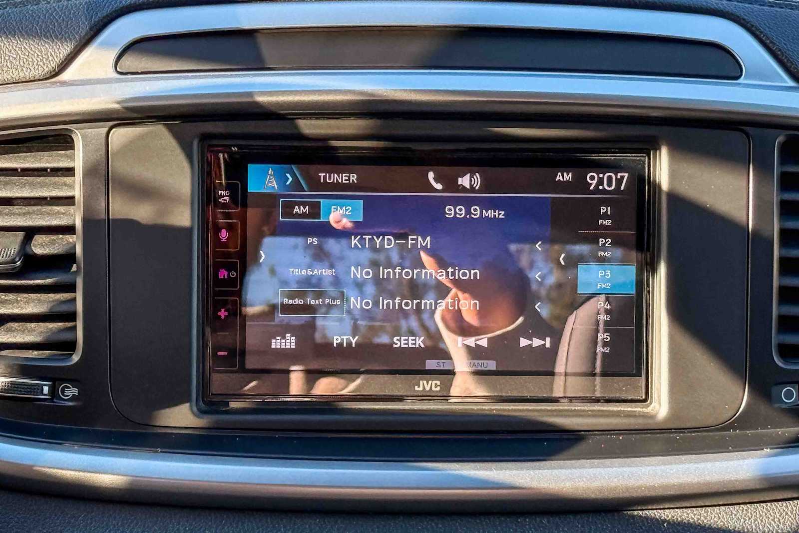 Thumbnail: 2016 Kia Sorento - 14