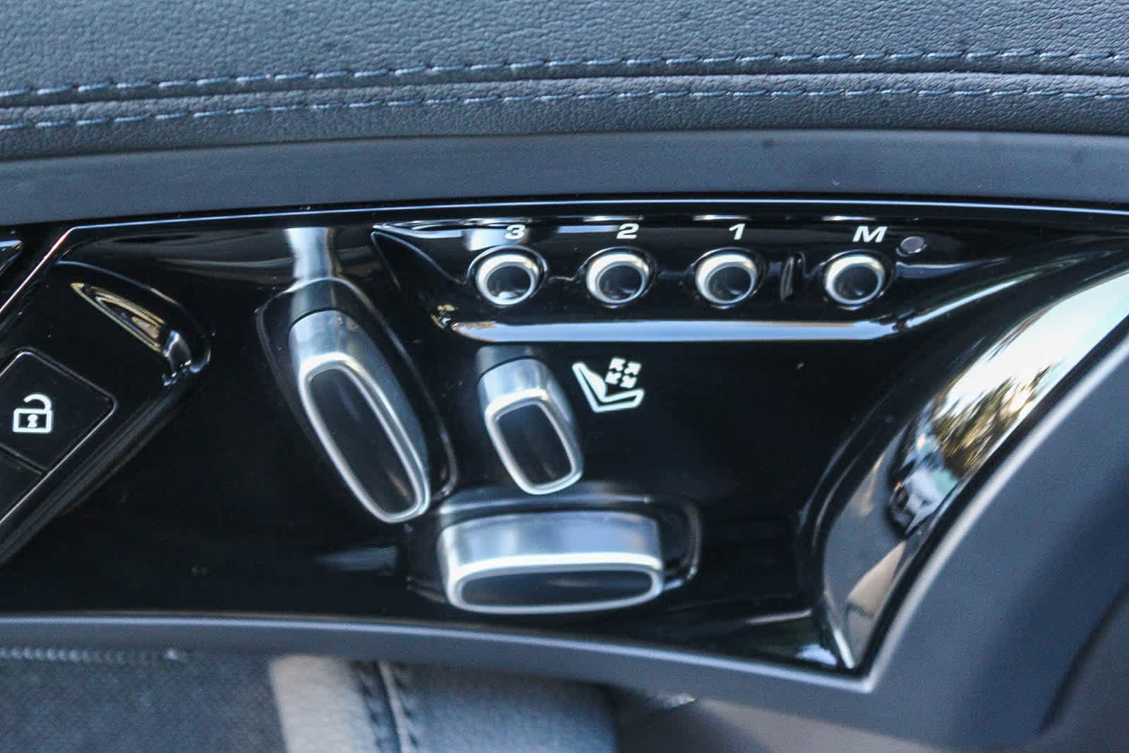 Thumbnail: 2022 Jaguar F-Type - 16