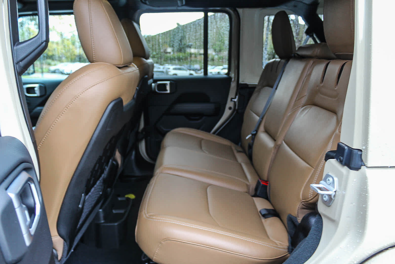 Thumbnail: 2022 Jeep Wrangler - 14