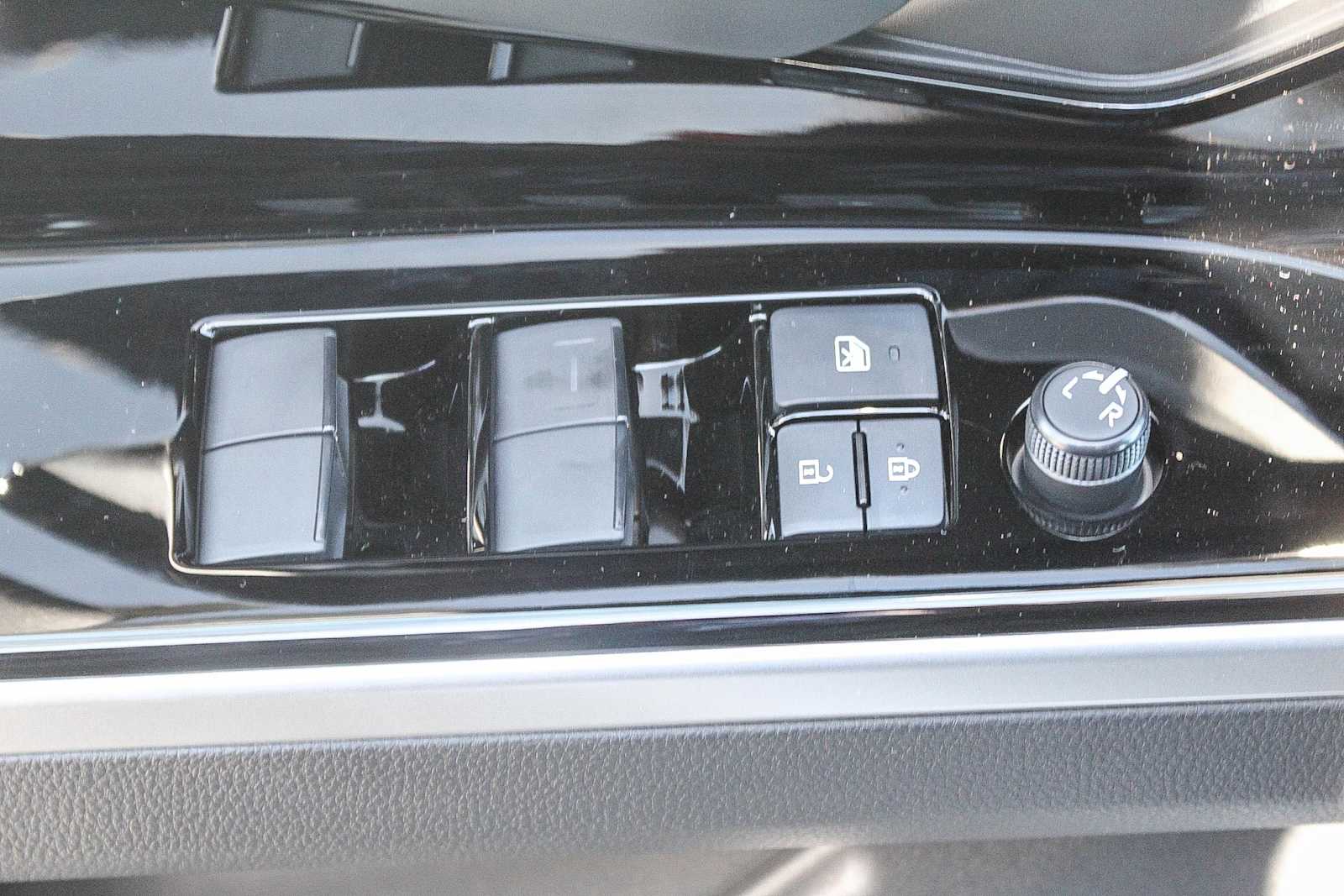 Thumbnail: 2025 Subaru Solterra - 20