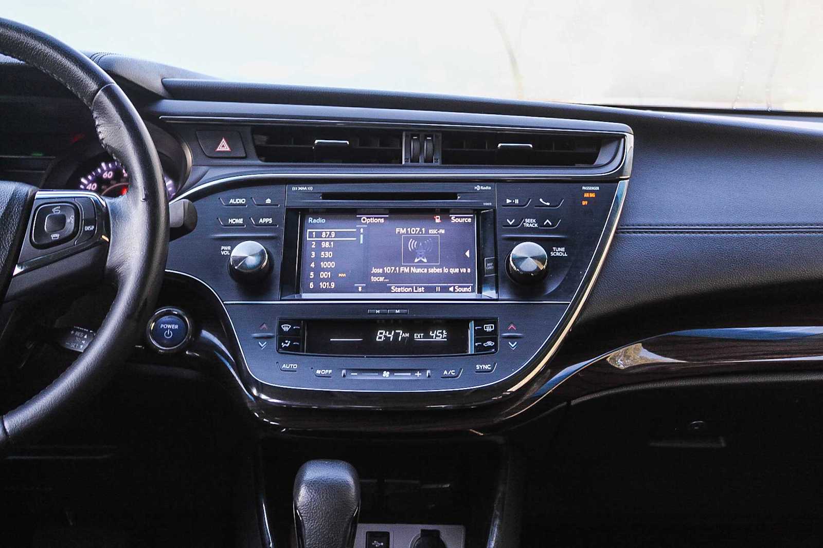 Thumbnail: 2015 Toyota Avalon - 13