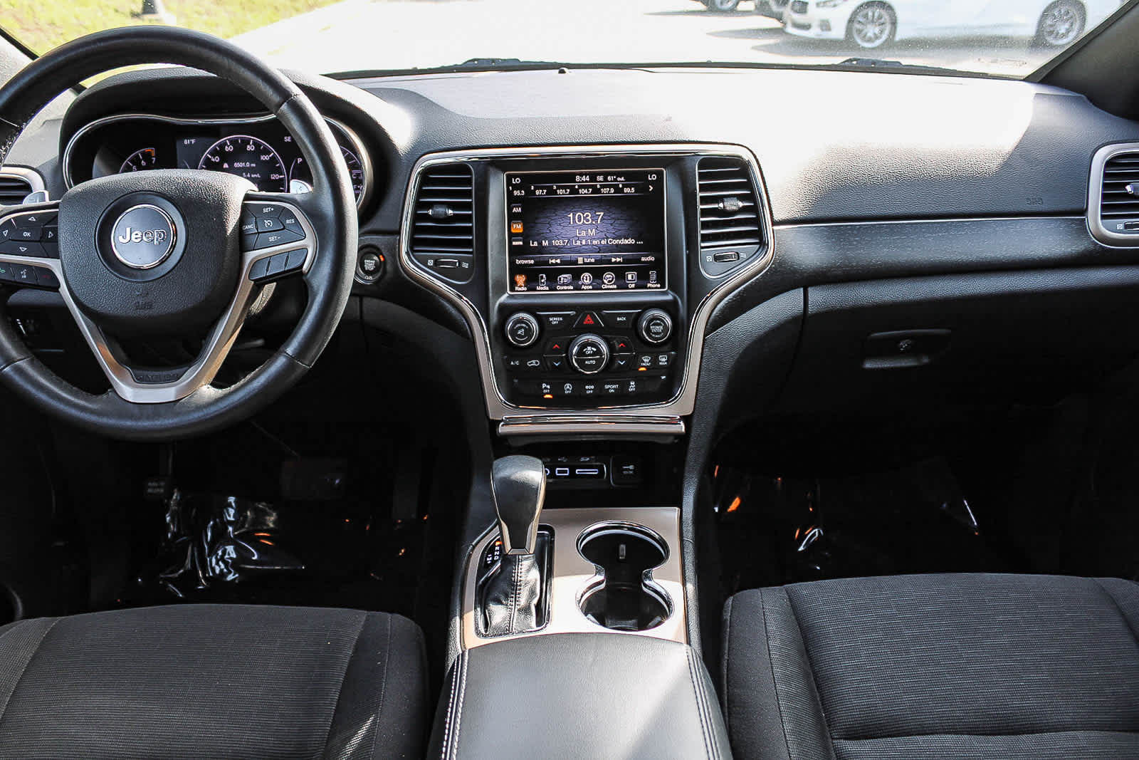 Thumbnail: 2017 Jeep Grand Cherokee - 12